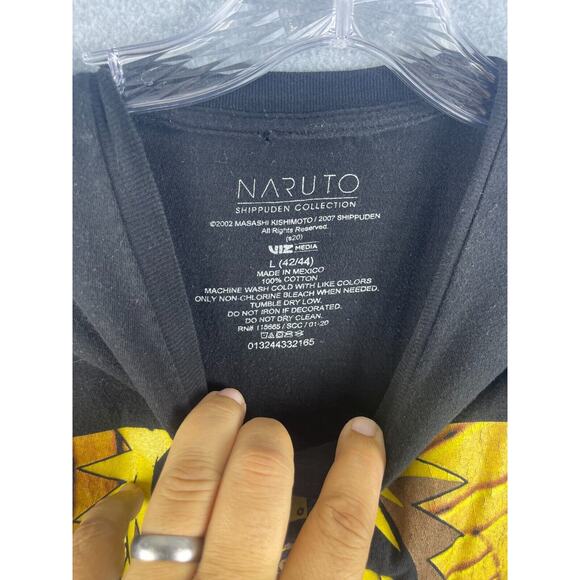 Narutu Uzumaki Anime T Shirt Men's Size L Black Shippuden Collection STAIN - Picture 2 of 7
